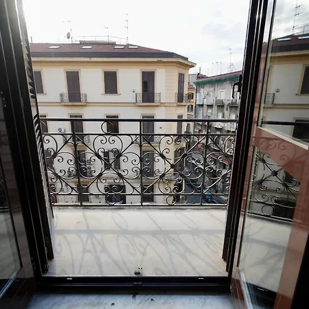 Ampio appartamento Napoli Famiglie 6 ospiti *
