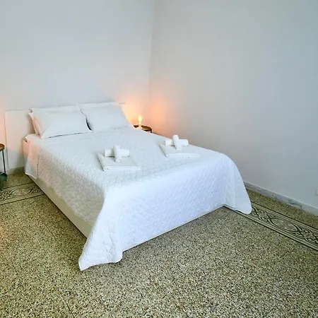 Appartamento Ampio appartamento Napoli Famiglie 6 ospiti *
