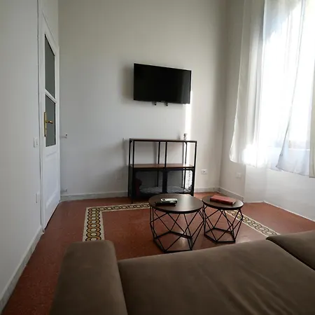 Ampio appartamento Napoli Famiglie 6 ospiti *